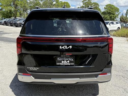2026 Kia Carnival SX