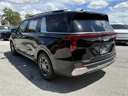 2026 Kia Carnival SX