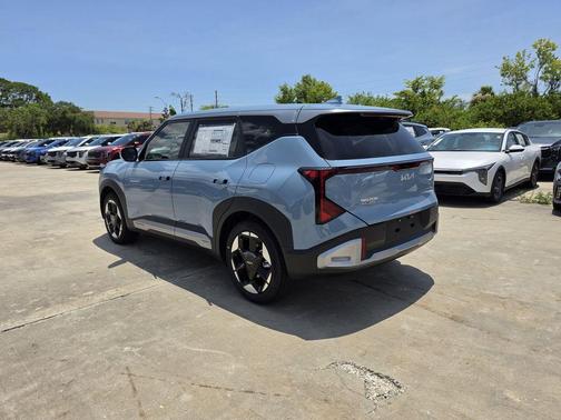 Blue Frost 2027 Kia Seltos EX