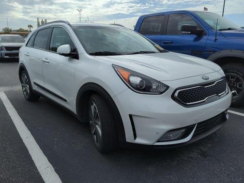 Snow White Pearl 2018 Kia Niro Touring