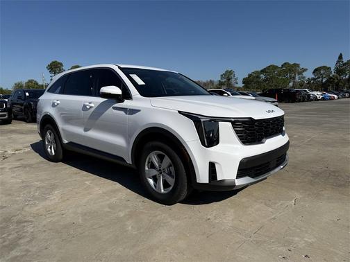 2025 Kia Sorento LX