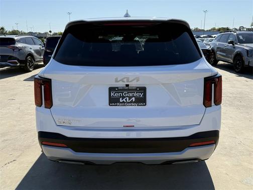 2025 Kia Sorento LX