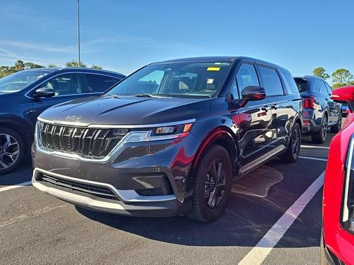 2022 Kia Carnival LX