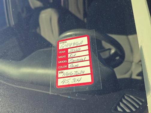 2022 Kia Carnival LX