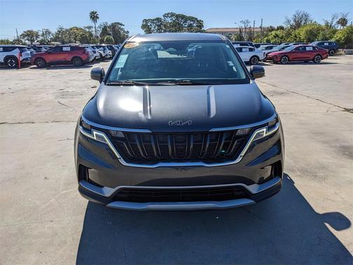 2022 Kia Carnival LX