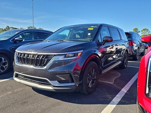 2022 Kia Carnival LX