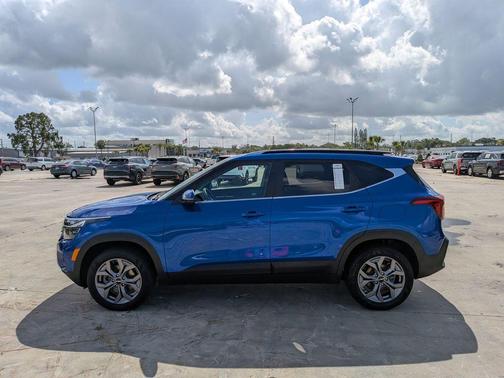 Neptune Blue 2024 Kia Seltos S