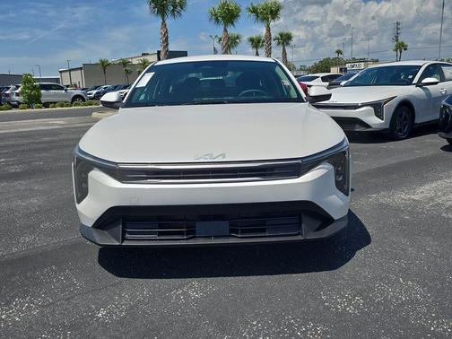 Snow White Pearl 2026 Kia K4 LXS