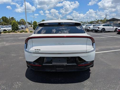 Snow White Pearl 2022 Kia EV6 Wind
