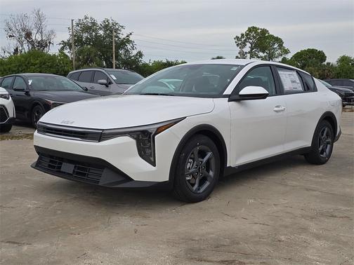 2025 Kia K4 LXS