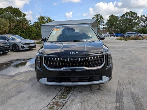Aurora Black Pearl 2025 Kia Carnival LXS