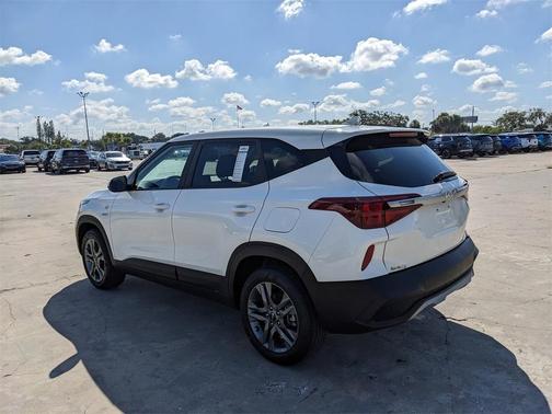 2023 Kia Seltos LX