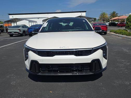 Snow White Pearl 2026 Kia K4 GT-LINE