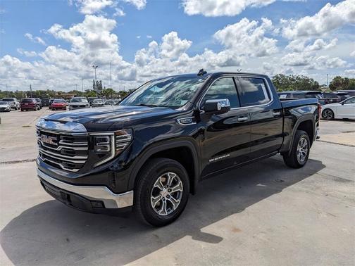 2024 GMC Sierra 1500 SLT