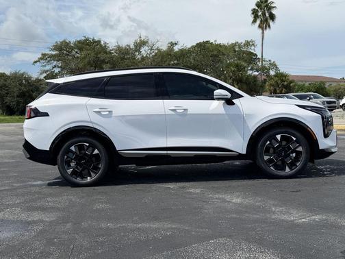 White 2027 Kia Sportage SX-Prestige
