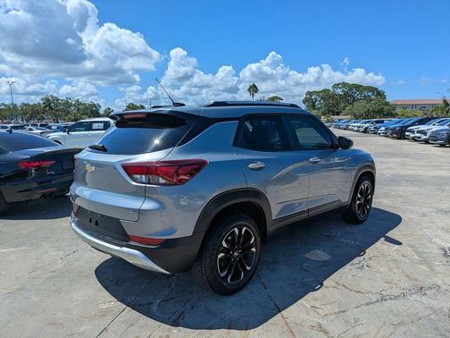 Sterling Gray Metallic 2023 Chevrolet Trailblazer LT