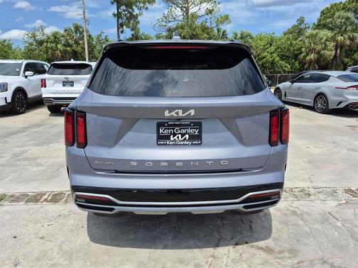 2022 Kia Sorento S