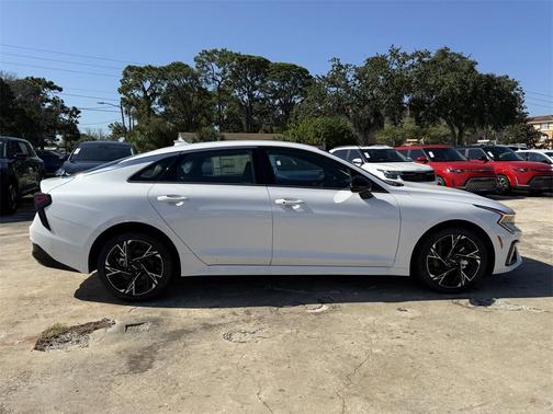 2025 Kia K5 GT-Line