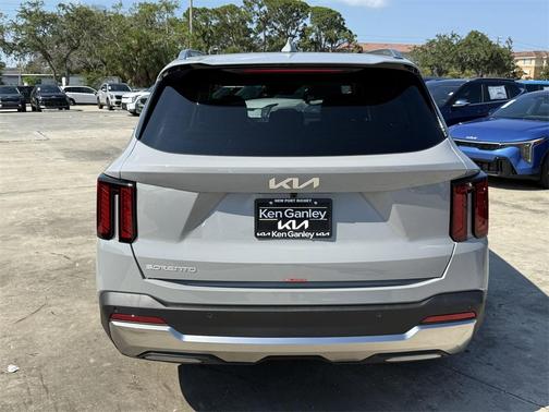 2025 Kia Sorento S