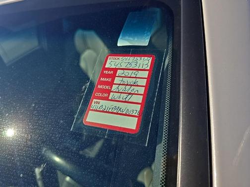 2019 Toyota Avalon Hybrid XLE