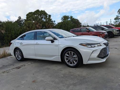 2019 Toyota Avalon Hybrid XLE