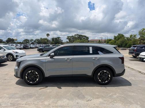 Wolf Gray 2025 Kia Sorento S