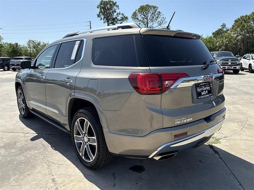 2019 GMC Acadia Denali