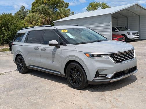Ceramic Silver 2024 Kia Carnival SX