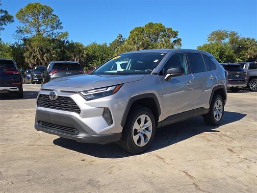 2023 Toyota RAV4 LE