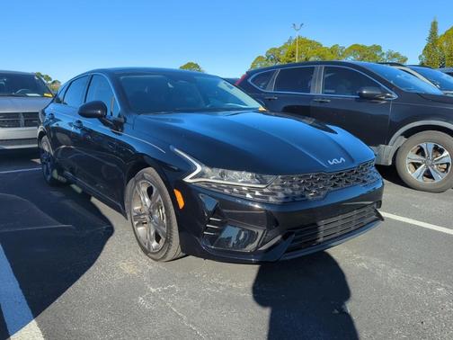 2022 Kia K5 EX