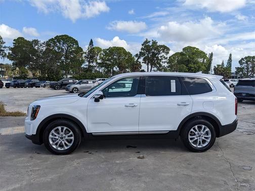 2022 Kia Telluride LX