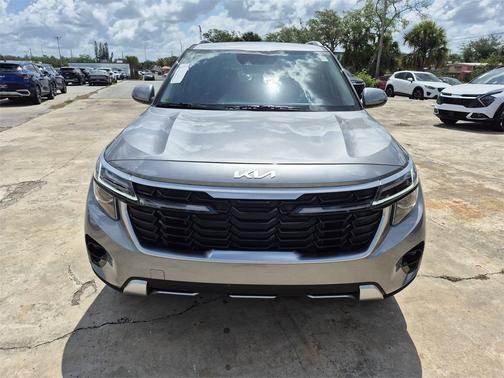 2025 Kia Seltos EX