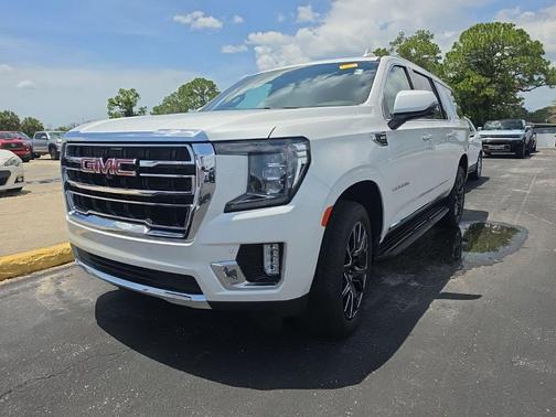 White Frost Tri-Coat 2024 GMC Yukon XL SLT