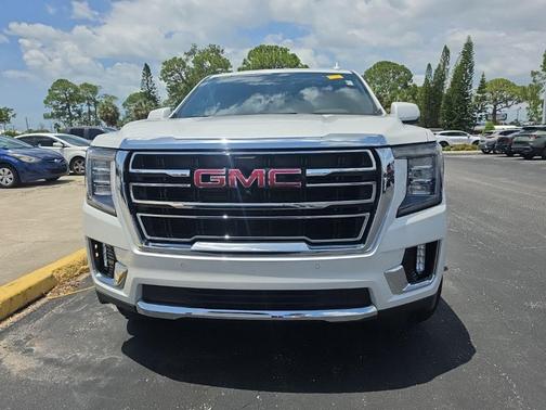 White Frost Tri-Coat 2024 GMC Yukon XL SLT