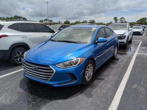 2017 Hyundai ELANTRA SE