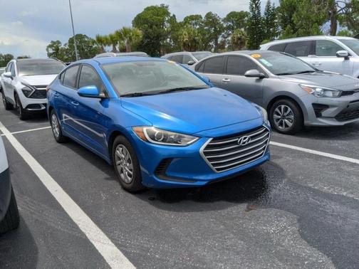 2017 Hyundai ELANTRA SE