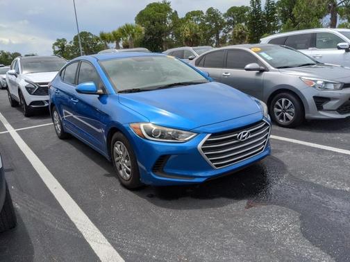 2017 Hyundai ELANTRA SE
