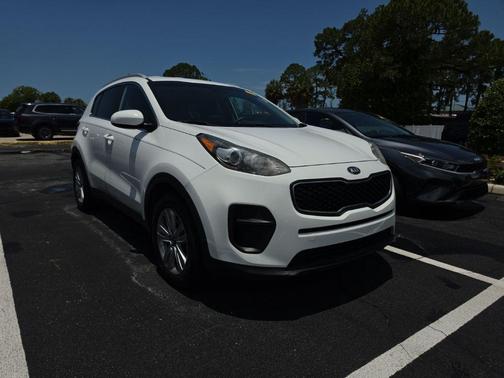 Clear White 2019 Kia Sportage LX