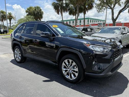 2021 Toyota RAV4 XLE Premium