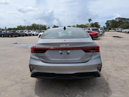 Steel Gray 2024 Kia Forte LXS