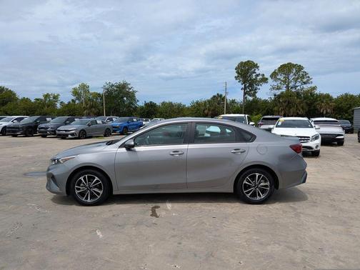 Steel Gray 2024 Kia Forte LXS