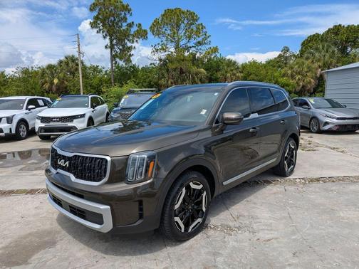 Dark Moss 2024 Kia Telluride EX