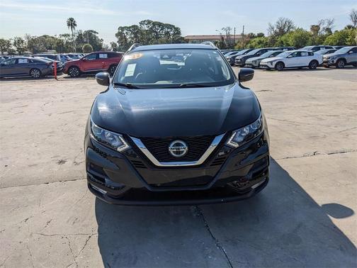 2022 Nissan Rogue Sport SV