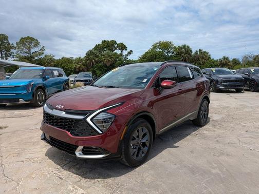 Red 2023 Kia Sportage Hybrid SX-Prestige