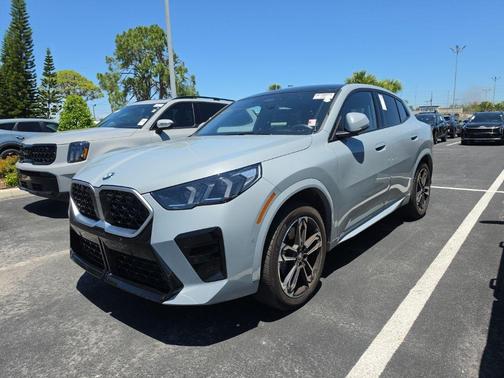 Gray Metallic 2025 BMW X2 xDrive28i