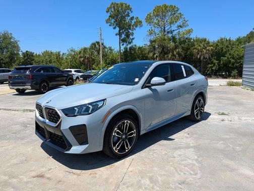 Gray Metallic 2025 BMW X2 xDrive28i