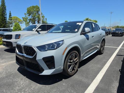 Gray Metallic 2025 BMW X2 xDrive28i
