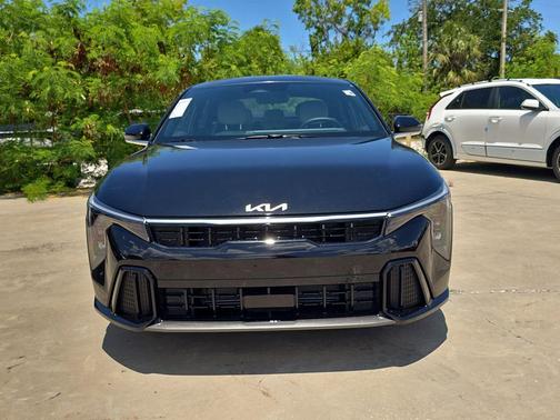 Aurora Black 2026 Kia K4 GT-Line