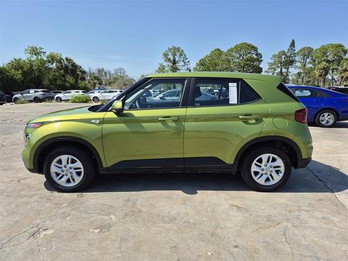 2024 Hyundai VENUE SE