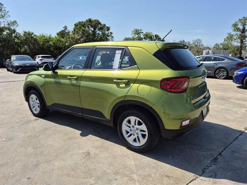 2024 Hyundai VENUE SE